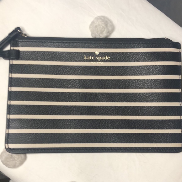 KATE SPADE black and cream leather wristlet. - Picture 6 of 10
